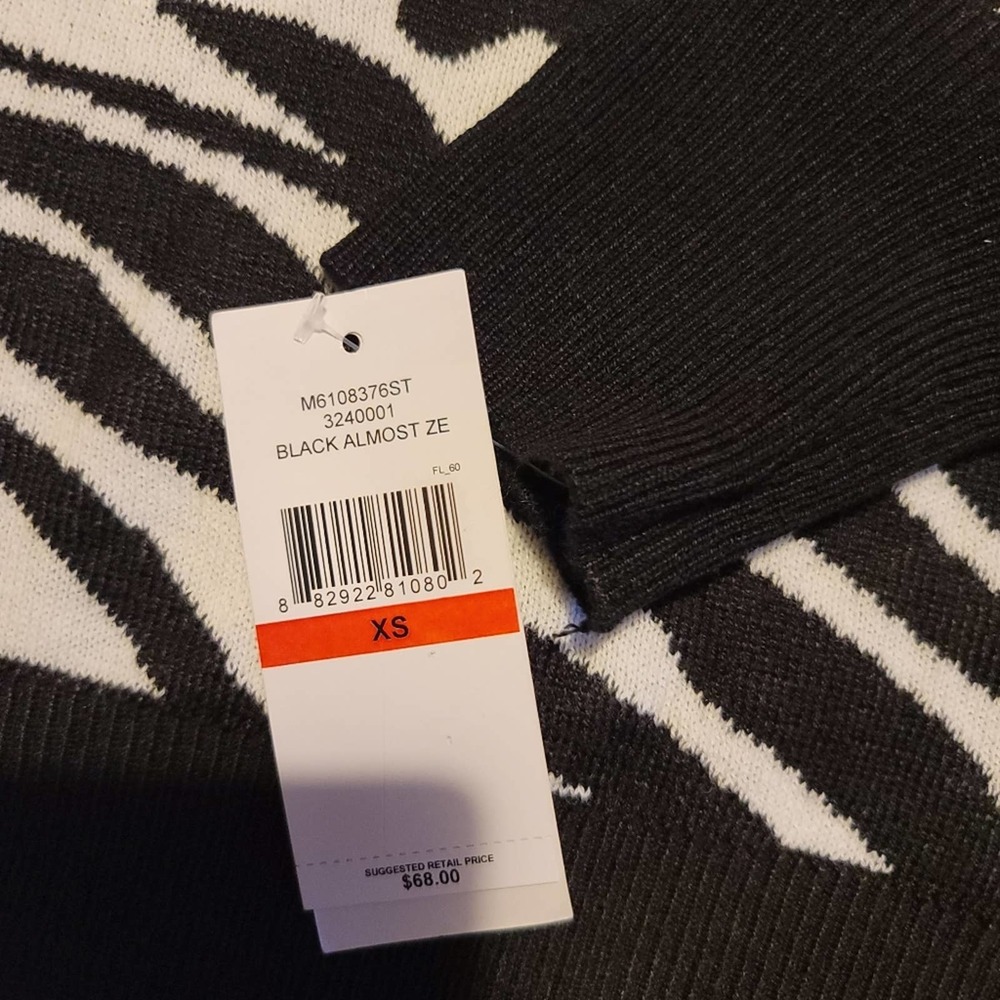 Single Thread Zebra Print Sweater - Picture 8 of 9